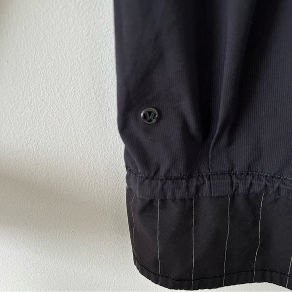 LULULEMON Run: Bandit Jacket *Reflective 6 Black Rain Wind Run Gym *VINTAGE 2013 - Picture 3 of 4